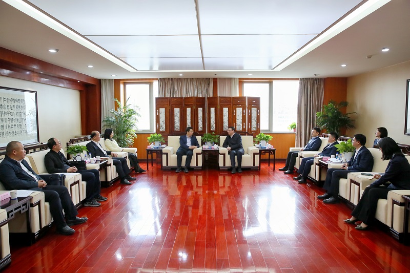 4月10日 公司黨委副書記、總裁解志炯會見咸陽市副市長程文杰一行.jpg